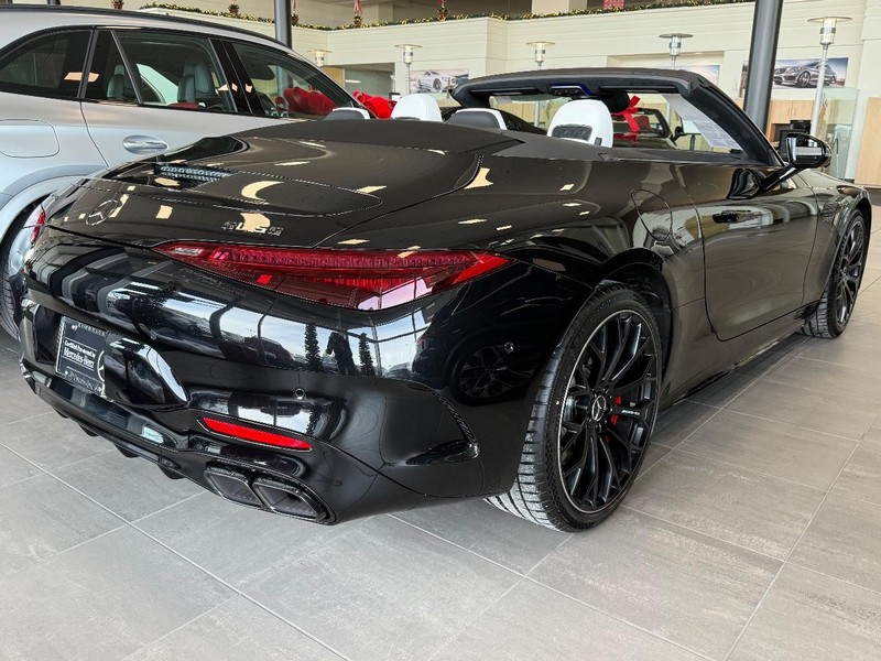 Mercedes-Benz SL Vehicle Image 2