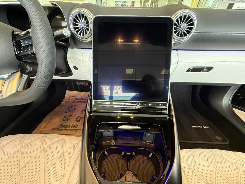 Mercedes-Benz SL Vehicle Image 9