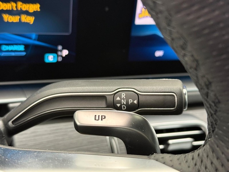 Mercedes-Benz GLE Vehicle Image 13