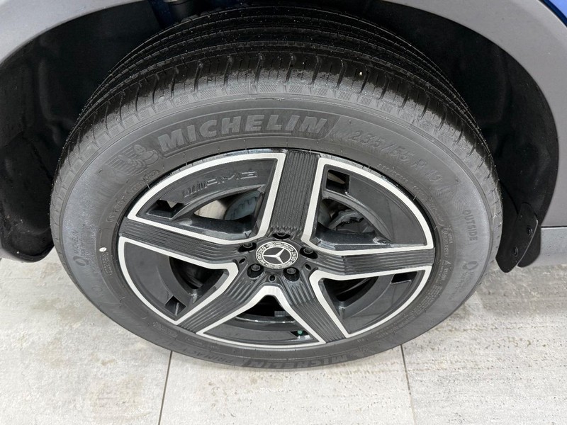 Mercedes-Benz GLC Vehicle Image 3