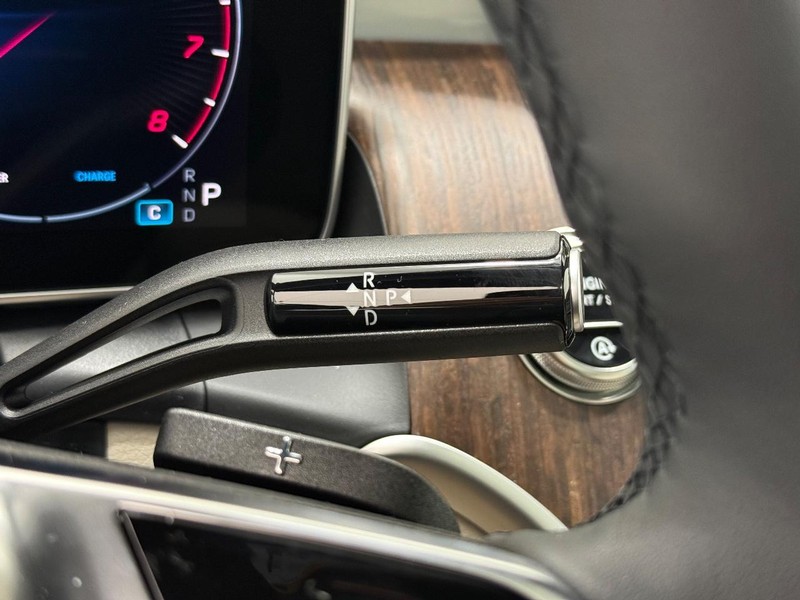 Mercedes-Benz GLC Vehicle Image 13