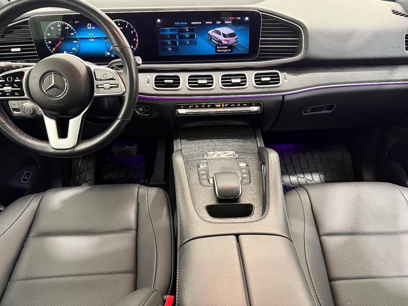 Mercedes-Benz GLE Vehicle Image 9