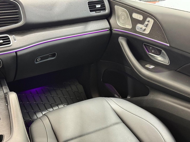 Mercedes-Benz GLE Vehicle Image 12