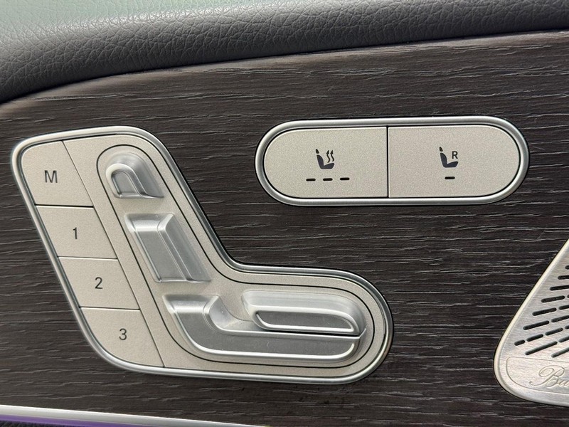 Mercedes-Benz GLE Vehicle Image 13