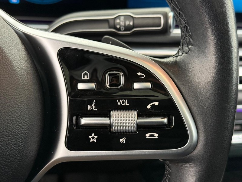 Mercedes-Benz GLE Vehicle Image 15