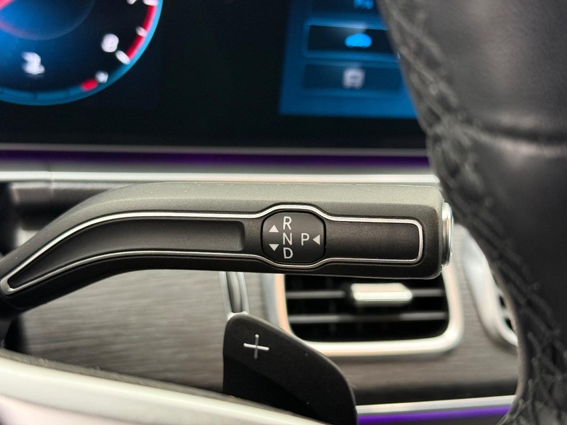 Mercedes-Benz GLE Vehicle Image 16