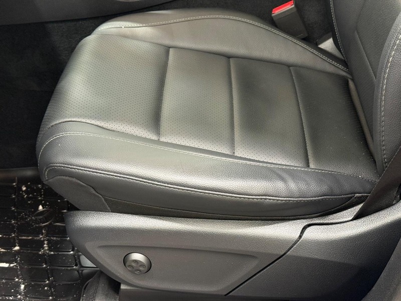 Mercedes-Benz GLE Vehicle Image 20