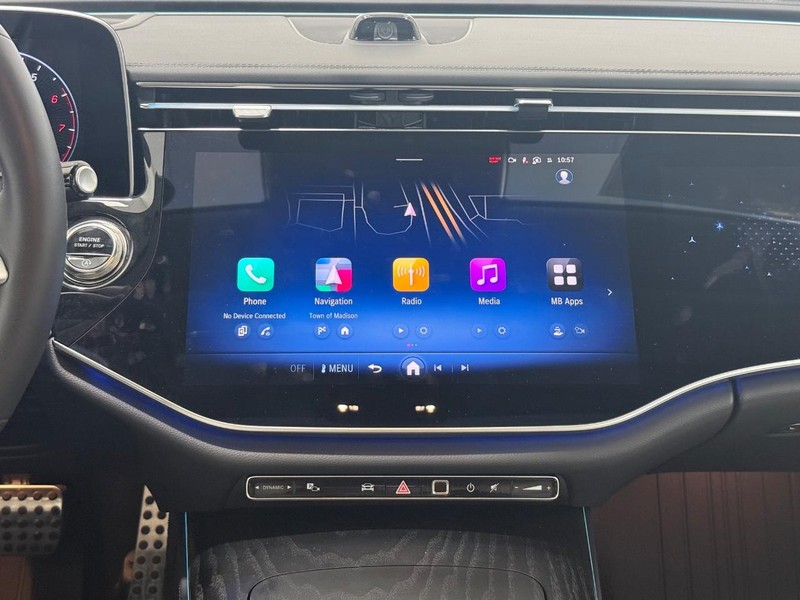 Mercedes-Benz E-Class Vehicle Image 10