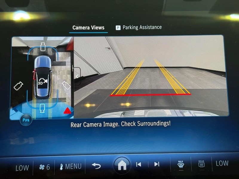 Mercedes-Benz E-Class Vehicle Image 18