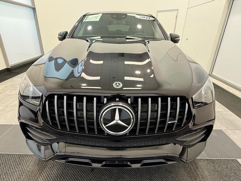 Mercedes-Benz GLE Vehicle Full-screen Gallery Image 07