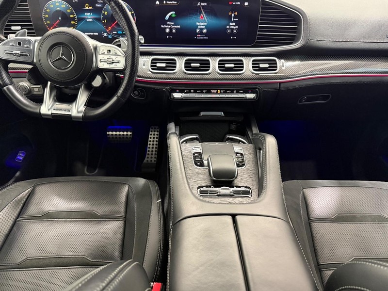 Mercedes-Benz GLE Vehicle Full-screen Gallery Image 09