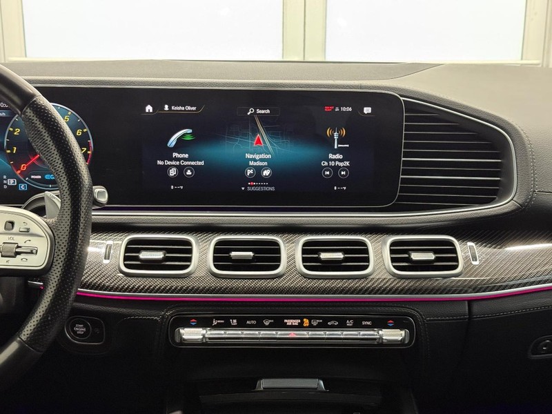 Mercedes-Benz GLE Vehicle Full-screen Gallery Image 10