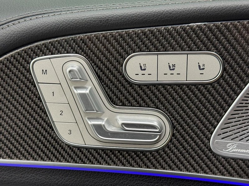 Mercedes-Benz GLE Vehicle Full-screen Gallery Image 13