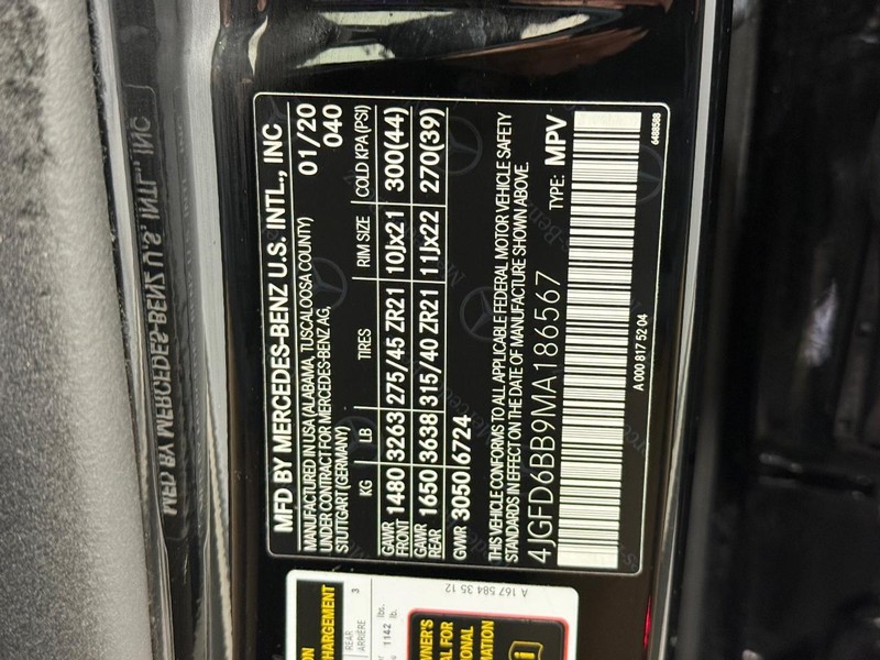 Mercedes-Benz GLE Vehicle Full-screen Gallery Image 22