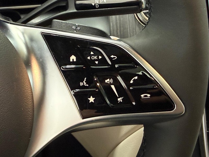 Mercedes-Benz GLC Vehicle Image 12
