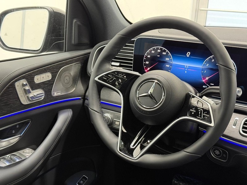 Mercedes-Benz GLE Vehicle Image 8