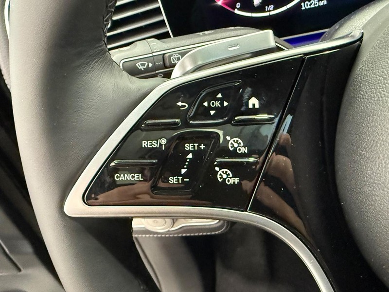 Mercedes-Benz GLE Vehicle Image 11