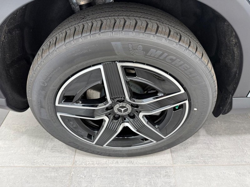 Mercedes-Benz GLC Vehicle Image 3