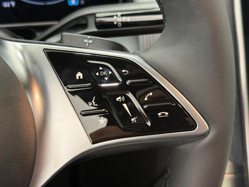 Mercedes-Benz GLC Vehicle Image 12