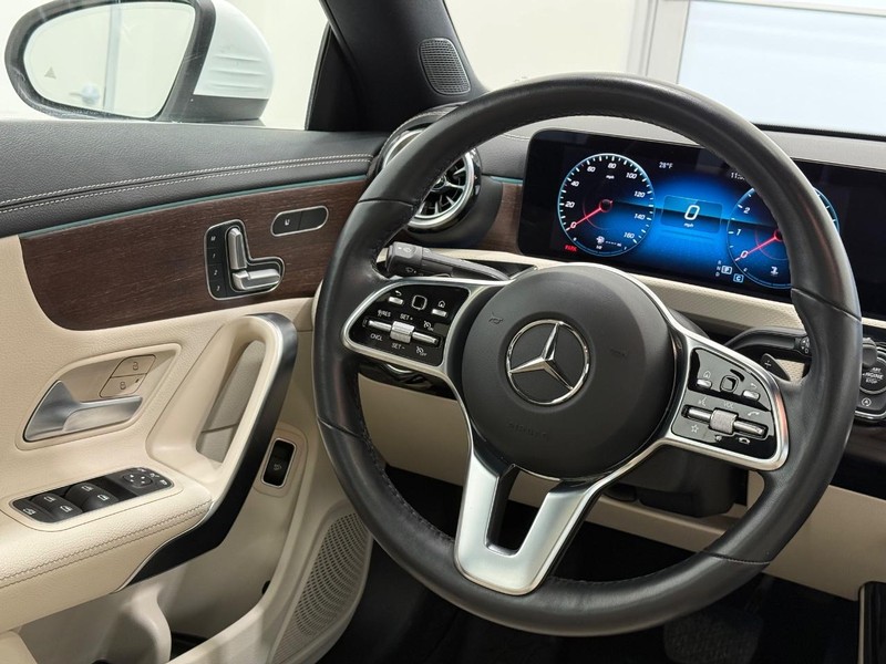 Mercedes-Benz CLA Vehicle Image 11