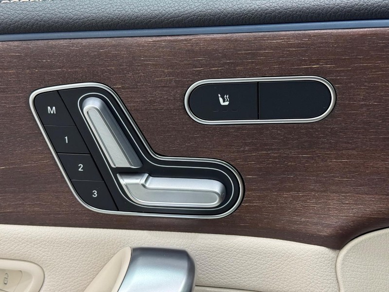 Mercedes-Benz CLA Vehicle Image 13