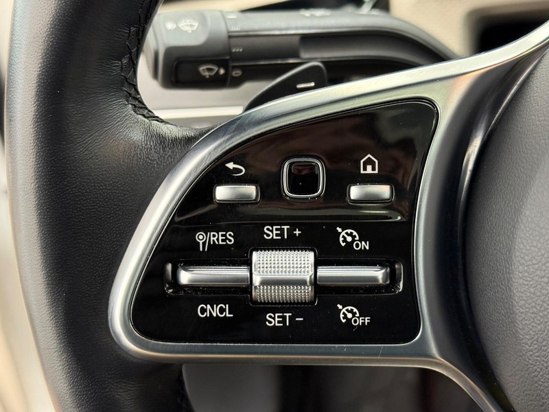 Mercedes-Benz CLA Vehicle Image 14