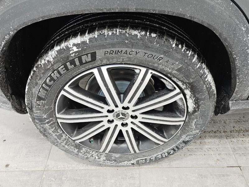 Mercedes-Benz GLE Vehicle Image 3