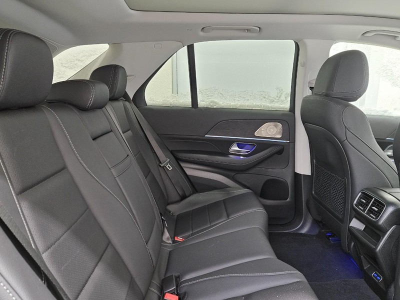 Mercedes-Benz GLE Vehicle Image 5