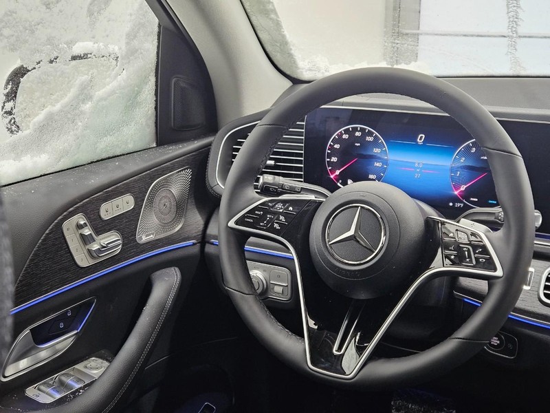 Mercedes-Benz GLE Vehicle Image 8