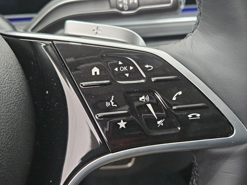 Mercedes-Benz GLE Vehicle Image 12