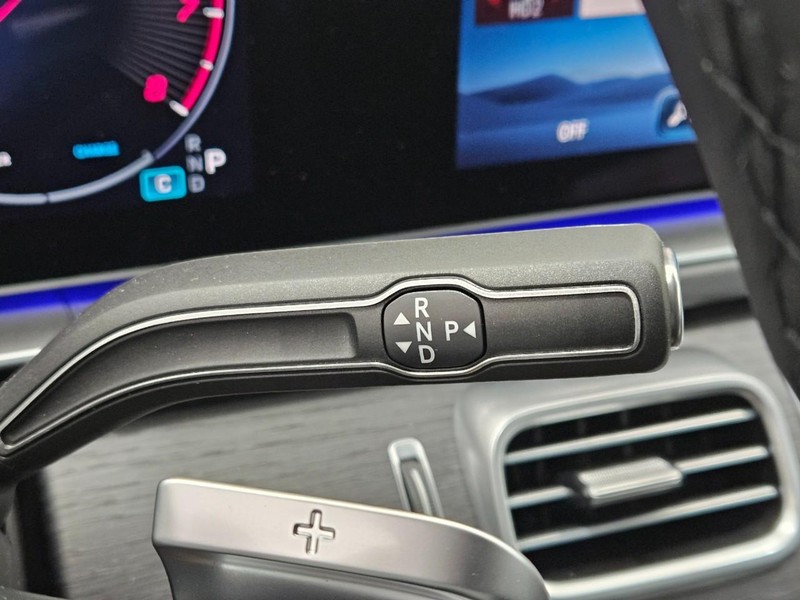 Mercedes-Benz GLE Vehicle Image 13