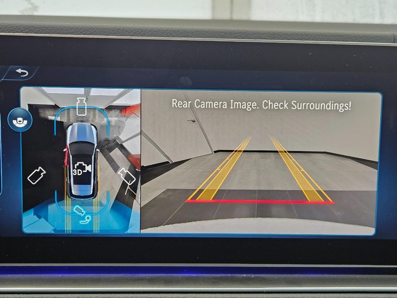 Mercedes-Benz GLE Vehicle Image 14