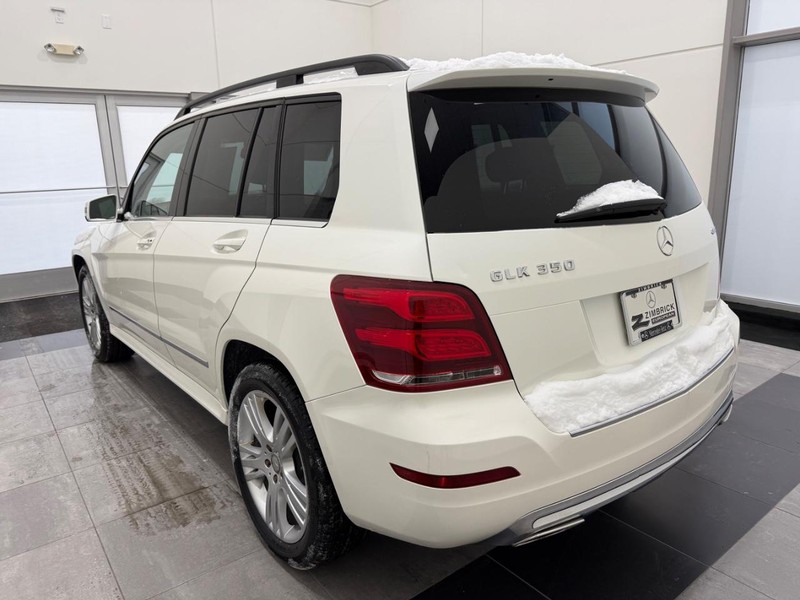 Mercedes-Benz GLK-Class Vehicle Full-screen Gallery Image 04