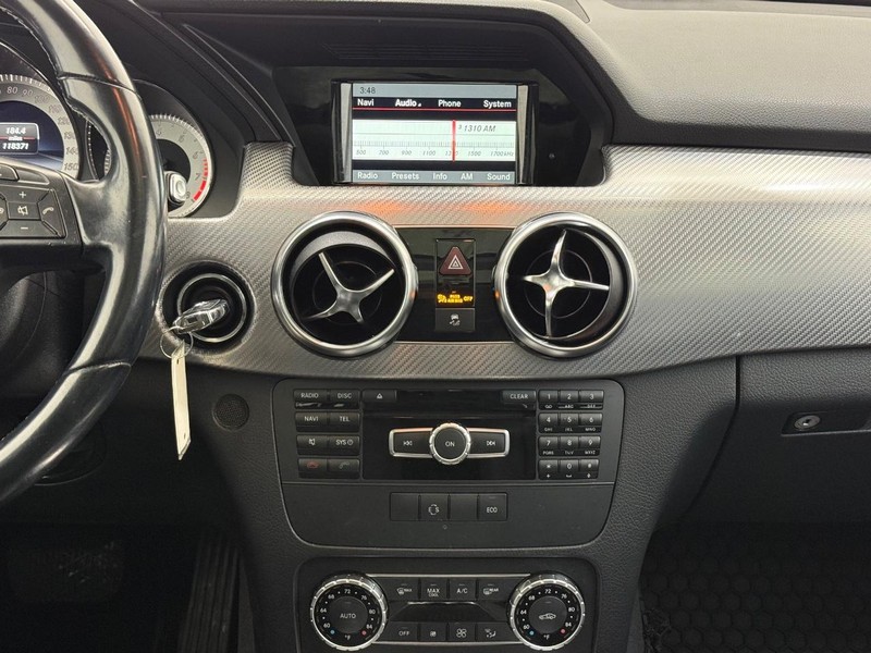 Mercedes-Benz GLK-Class Vehicle Full-screen Gallery Image 10