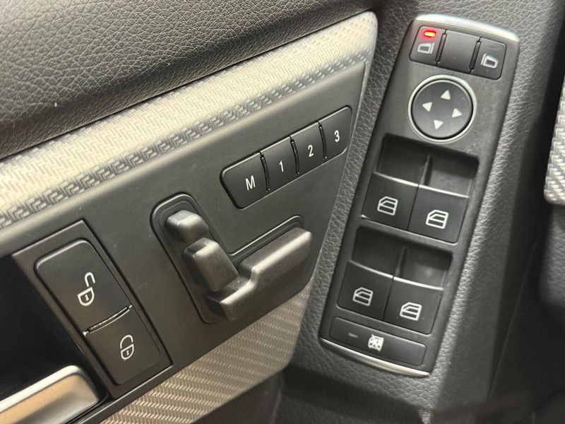 Mercedes-Benz GLK-Class Vehicle Full-screen Gallery Image 18