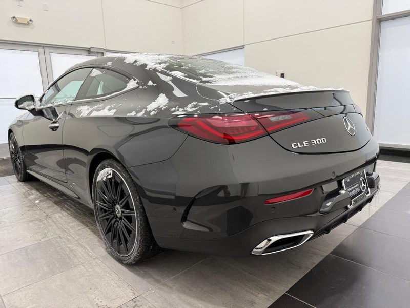 Mercedes-Benz CLE Vehicle Full-screen Gallery Image 04