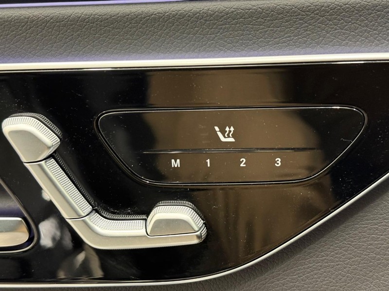 Mercedes-Benz CLE Vehicle Full-screen Gallery Image 13