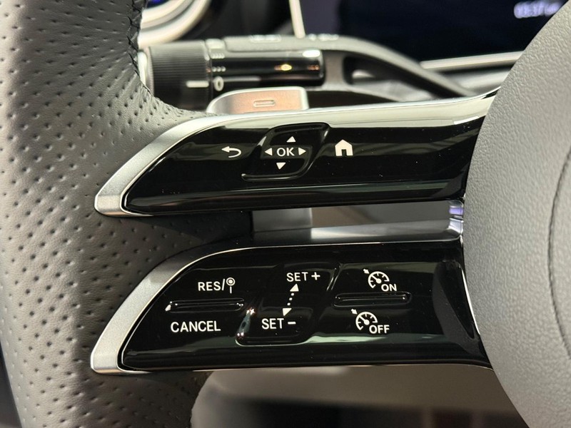 Mercedes-Benz CLE Vehicle Full-screen Gallery Image 14