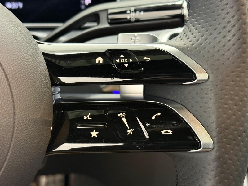 Mercedes-Benz CLE Vehicle Full-screen Gallery Image 15