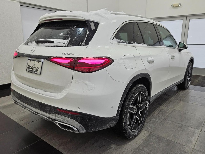 Mercedes-Benz GLC Vehicle Image 2
