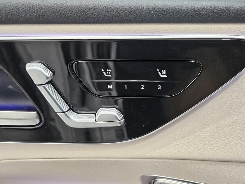 Mercedes-Benz GLC Vehicle Image 10