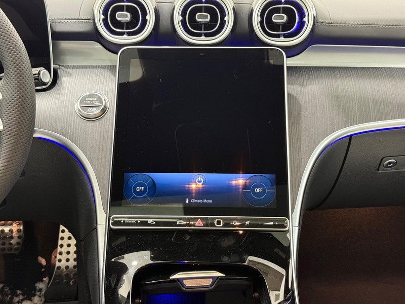 Mercedes-Benz C-Class Vehicle Image 7