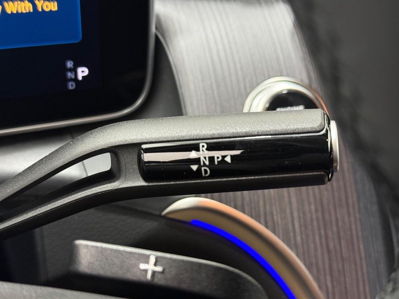 Mercedes-Benz GLC Vehicle Image 13