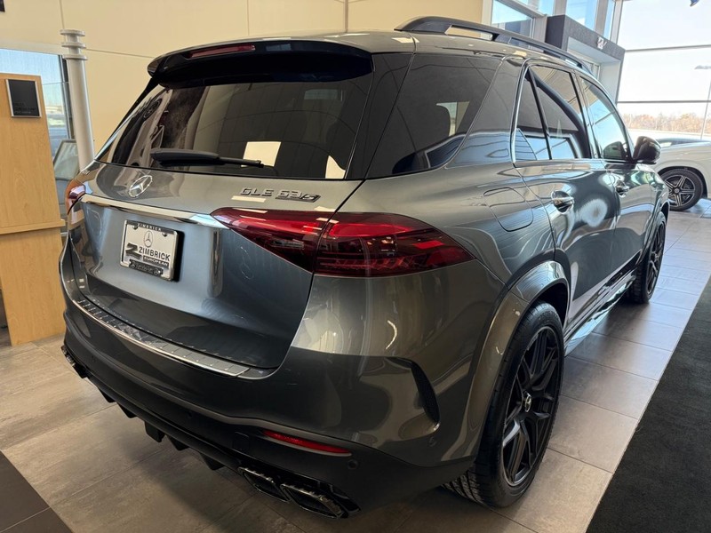 Mercedes-Benz GLE Vehicle Image 2