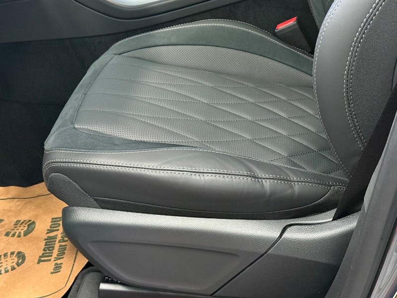 Mercedes-Benz GLE Vehicle Image 15