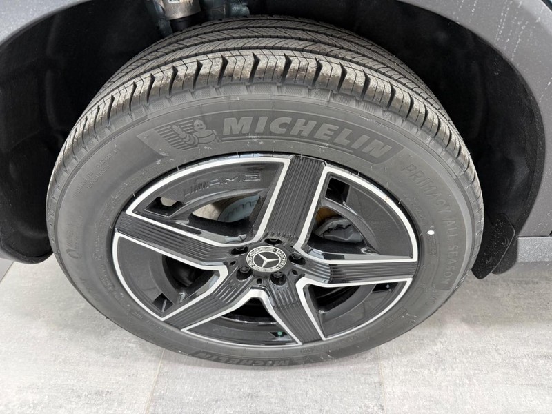 Mercedes-Benz GLC Vehicle Image 3