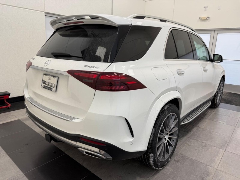 Mercedes-Benz GLE Vehicle Image 2