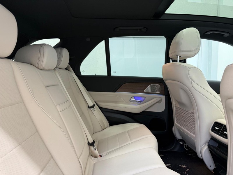 Mercedes-Benz GLE Vehicle Image 5