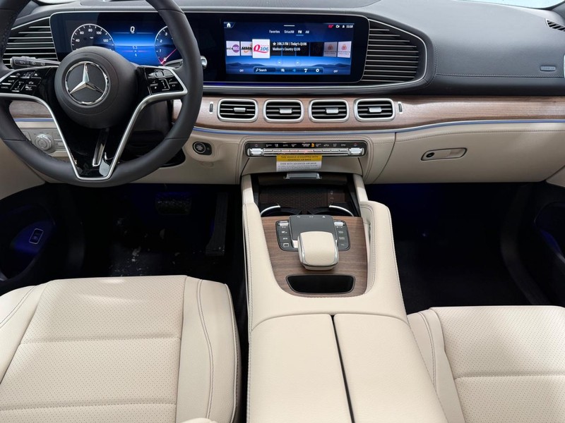 Mercedes-Benz GLE Vehicle Image 6