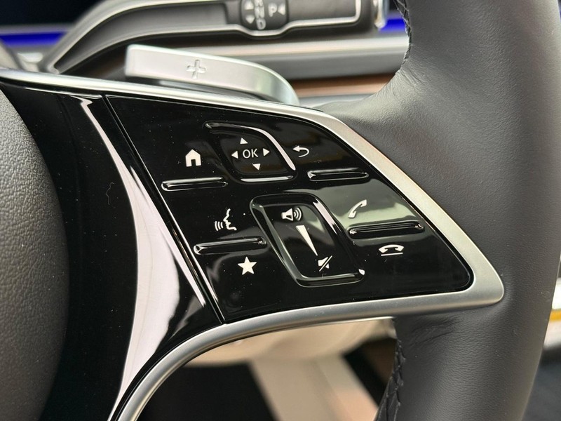 Mercedes-Benz GLE Vehicle Image 12